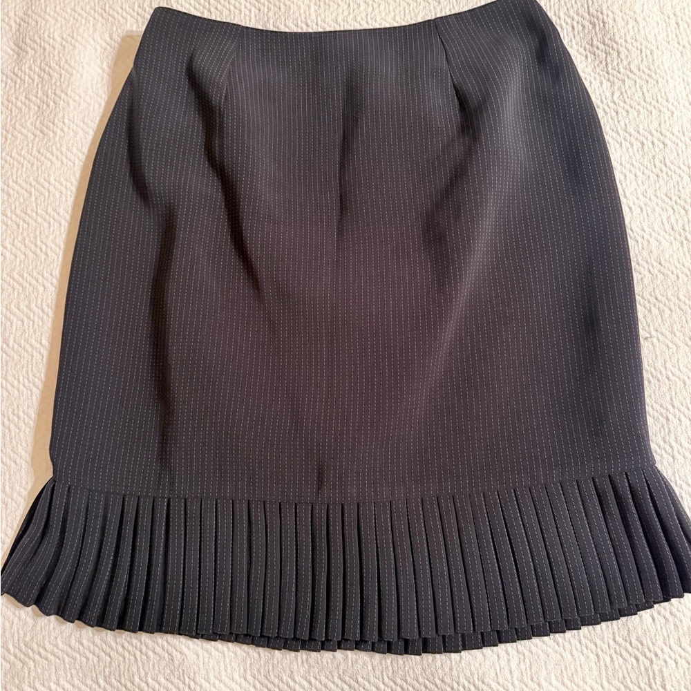 Larry Levine Classic Black Pleated Pencil Skirt Size 8